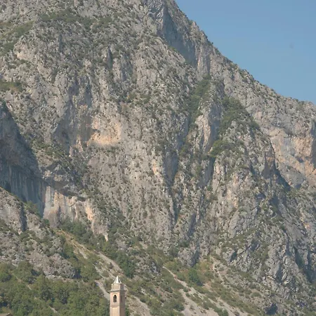 Апартаменты Mansarde Lavande De Savoie